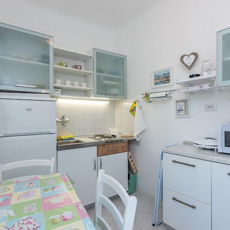 Apartment Luiza With Terrace Башка Екстер'єр фото