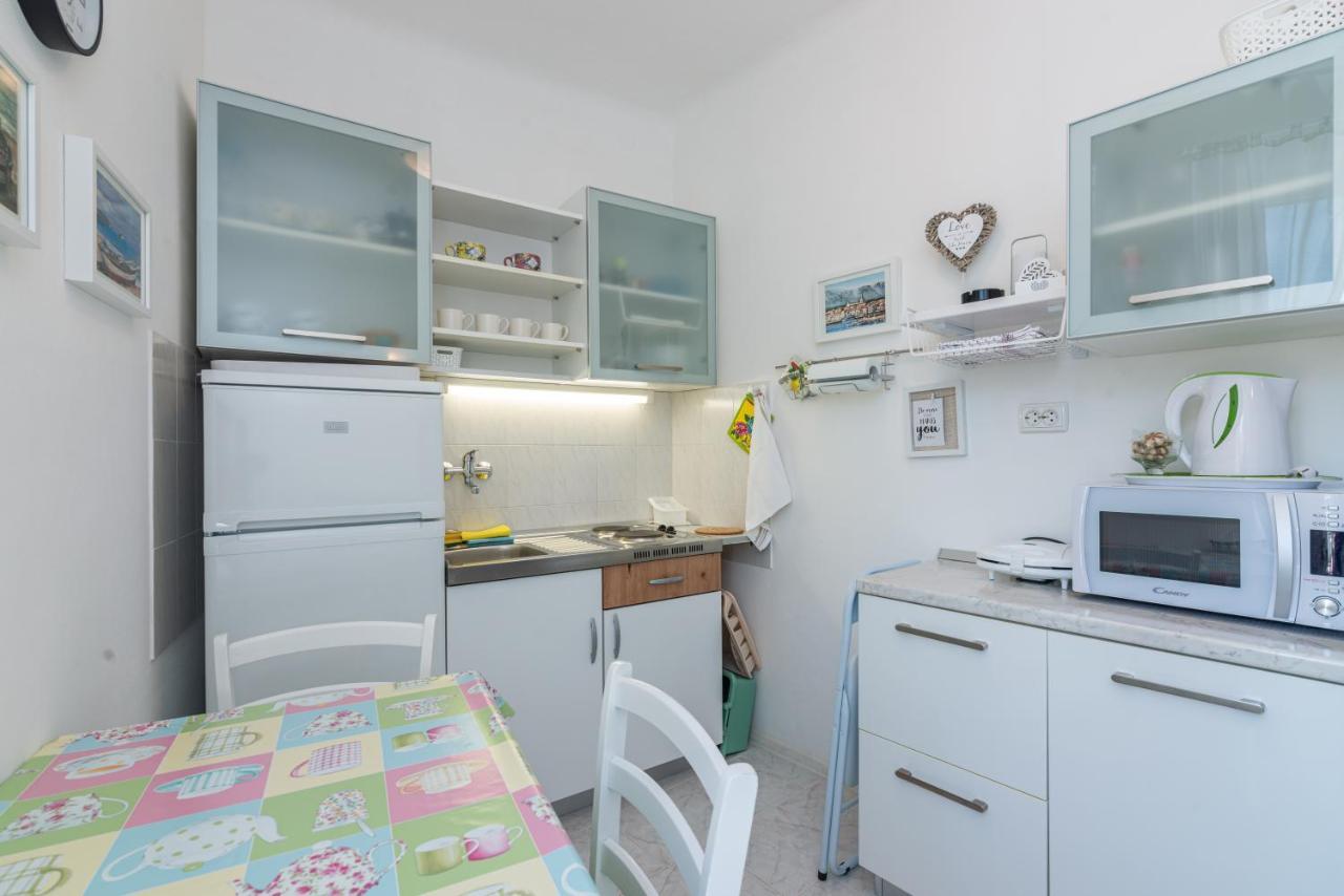 Apartment Luiza With Terrace Башка Екстер'єр фото