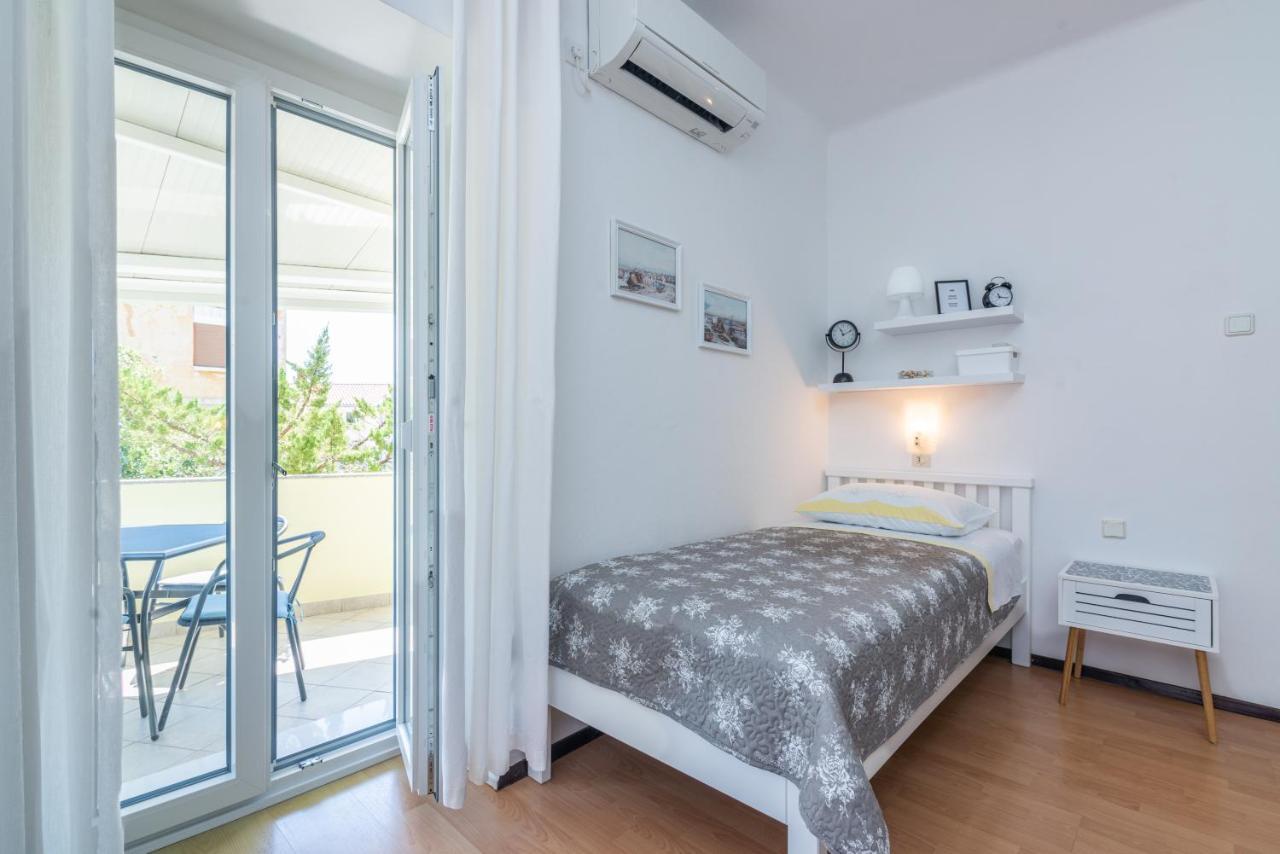 Apartment Luiza With Terrace Башка Екстер'єр фото