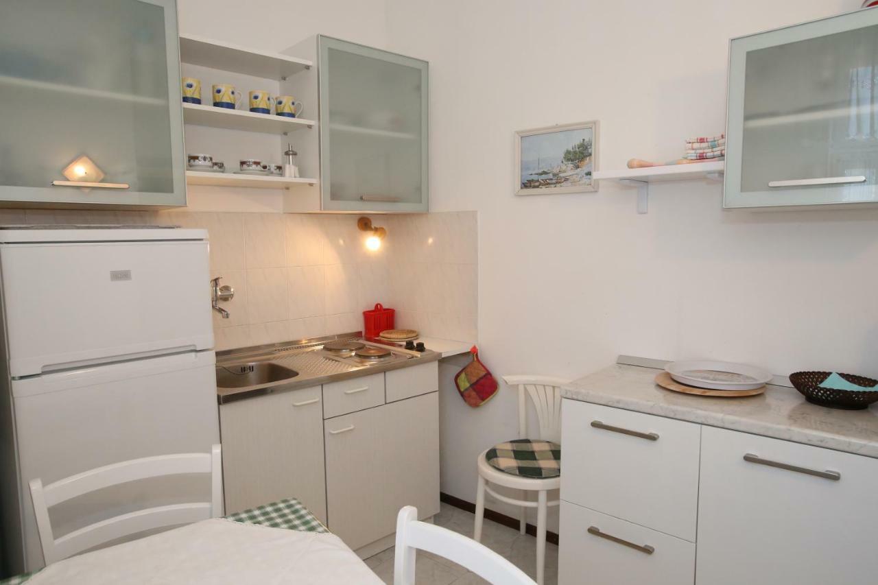 Apartment Luiza With Terrace Башка Екстер'єр фото
